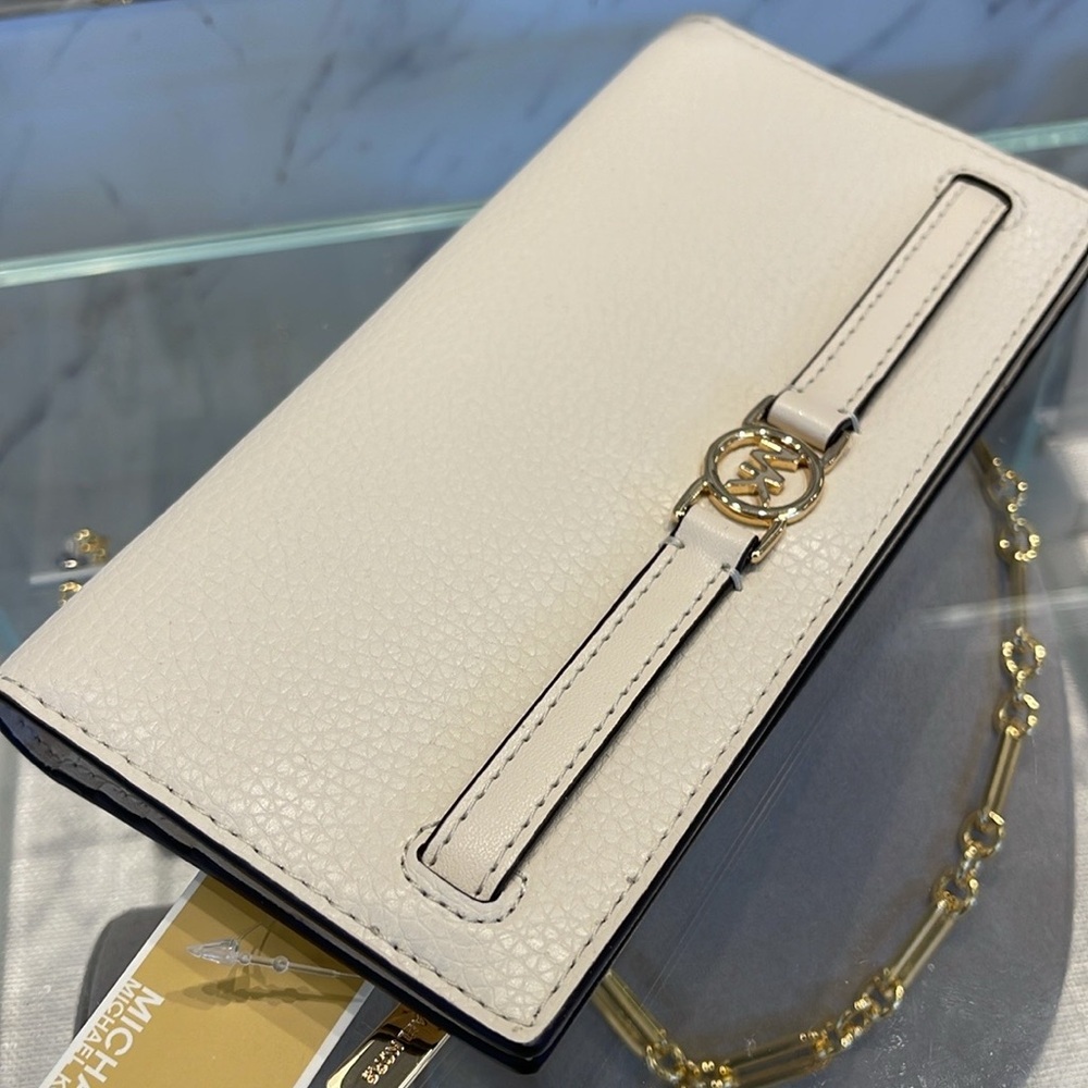 Michael Kors Reed Large Bifold Pebbled Leather Snap Wallet Card Case 
Lt Cream